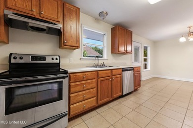 Welcome to this charming home, perfectly situated on a corner - photo 12