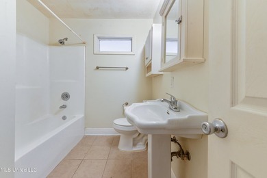 Welcome to this charming home, perfectly situated on a corner - photo 14
