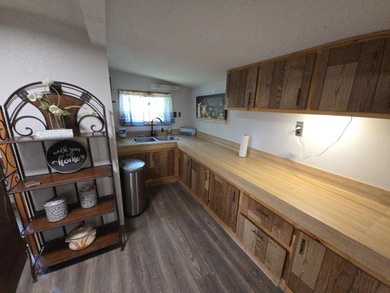 BACK ON THE MARKET!! Just 6 houses from Houghton Lake shore with - photo 14