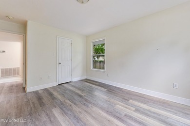 Welcome to this charming home, perfectly situated on a corner - photo 18