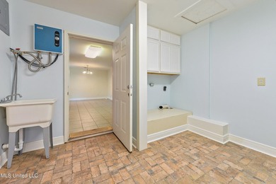 Welcome to this charming home, perfectly situated on a corner - photo 23