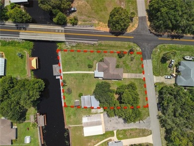 WATERFRONT HOME on almost 1/2 acre. Dock with boathouse and lift - photo 24