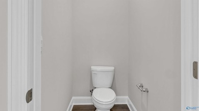 This stunning residence features 4 spacious bedrooms, 3 elegant - photo 38
