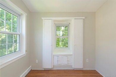 Tudor home located in one of the most sought after waterfront - photo 16