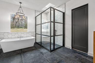 First time to market, this custom estate built by Kenneth Graham - photo 16