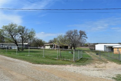 Lake Home Sale Pending in Holliday, Texas