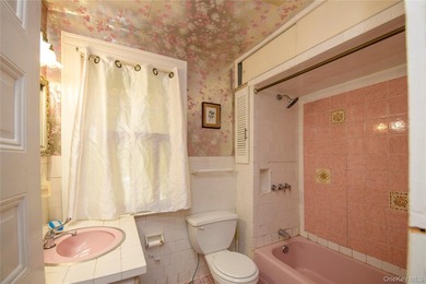 Tudor home located in one of the most sought after waterfront - photo 27