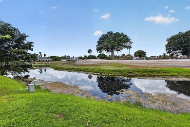 Welcome to this beautifully updated 3-bedroom, 3-bathroom - photo 46