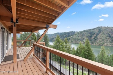 A rare find - this Fernan Lakefront property comes with the best - photo 4