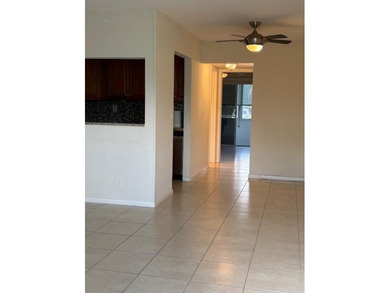 Beautiful updated First floor, 1 Bed/1Bath corner unit. New - photo 4