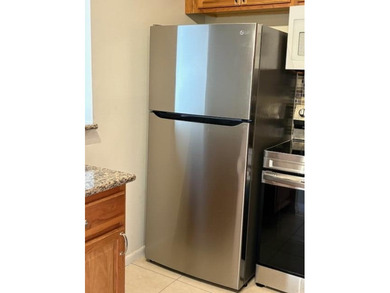 Beautiful updated First floor, 1 Bed/1Bath corner unit. New - photo 6