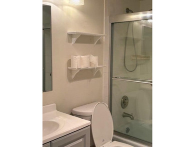 Beautiful updated First floor, 1 Bed/1Bath corner unit. New - photo 9