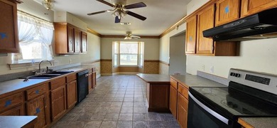 Spacious 2 bedroom, 2 bath home with office near World Famous