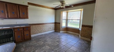 Spacious 2 bedroom, 2 bath home with office near World Famous