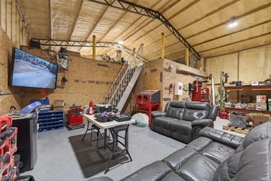 Potential barndominim and Income-producing industrial property - photo 39