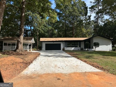 Lake Talmadge Home For Sale in Hampton Georgia