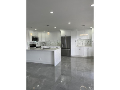 Lake Condo For Sale in Boca Raton, Florida