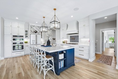 Exceptional 2022 custom home by Jeff Horwath on 2+ private acres - photo 2