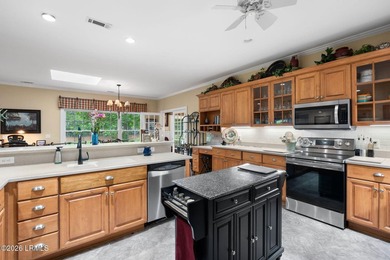 Bright and Lovely Home Designed for Single-Level Living! Open - photo 12