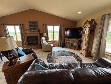 Showings Begin THURSDAY JUNE 4TH. The best of both worlds - 18 - photo 13