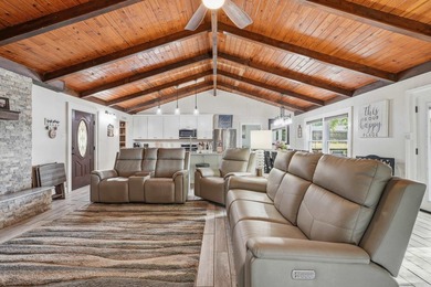 Experience luxury lakefront living on Lake Hamilton in Hot - photo 13