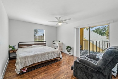 Beautifully renovated 2-bedroom, 2-bath end-unit condo in the - photo 15