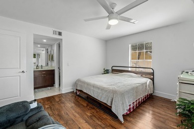 Beautifully renovated 2-bedroom, 2-bath end-unit condo in the - photo 16