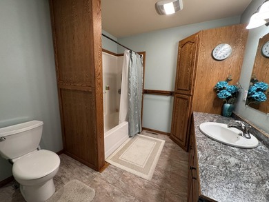 Showings Begin THURSDAY JUNE 4TH. The best of both worlds - 18 - photo 18