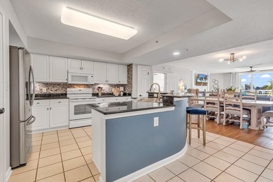 This upscale 2-bedroom, 2-bath luxury villa offers the perfect - photo 24