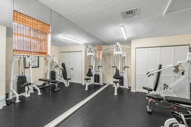 Beautifully renovated 2-bedroom, 2-bath end-unit condo in the - photo 31