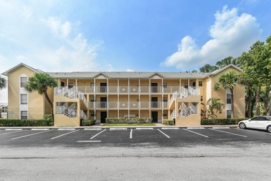 Beautifully renovated 2-bedroom, 2-bath end-unit condo in the - photo 37