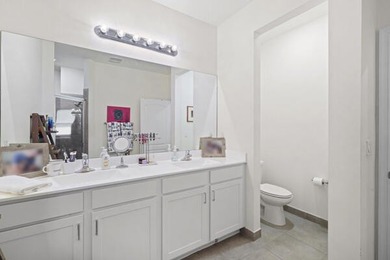 Welcome to this inviting 3-bedroom, 2-bathroom single-story home - photo 17