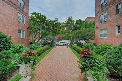 WELCOME TO FOREST HILLS SOUTH, high first floor, sunny & - photo 32