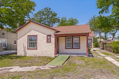 Charming 1920s home in the desirable Woodlawn Terrace - photo 2