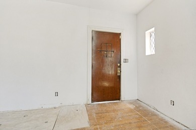 Charming 1920s home in the desirable Woodlawn Terrace - photo 4