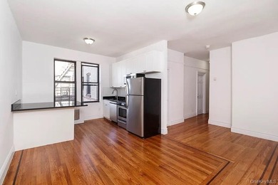 Conveniently located near Northern Blvd and the LIRR Broadway - photo 6