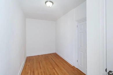 Conveniently located near Northern Blvd and the LIRR Broadway - photo 7