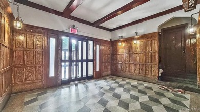 Conveniently located near Northern Blvd and the LIRR Broadway - photo 10