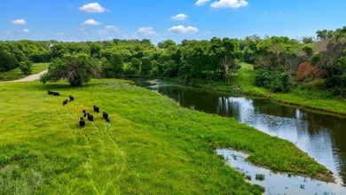 Spanning approximately 43 acres in the heart of Northlake, this - photo 4