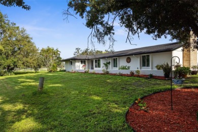 Impeccable 10-Acre *High-and-Dry* Estate: A Masterpiece of - photo 2