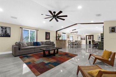 Impeccable 10-Acre *High-and-Dry* Estate: A Masterpiece of - photo 6