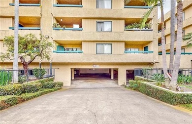 Welcome to this delightful 2-bedroom, 2-bathroom home, gated and - photo 6