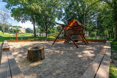 Welcome to one of the best opportunities in Pointe Royale! This - photo 37