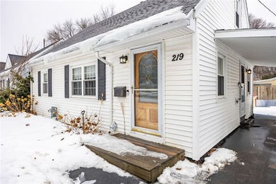 Super affordable and full of potential! This charming 1,344 sq - photo 2