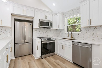 Price Improvement! Welcome to 2020 Cowan Ave, a stunningly - photo 12