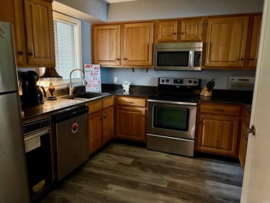 Level Entry, Fully furnished 2/2 with an awesome view and a boat - photo 12