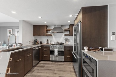 Completely updated and remodeled 3 bedroom Highlands condo - photo 2