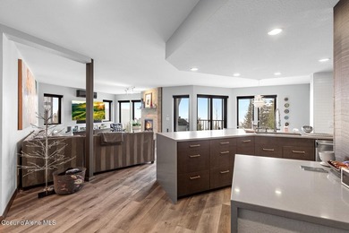 Completely updated and remodeled 3 bedroom Highlands condo - photo 7