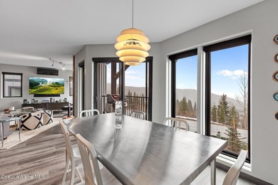 Completely updated and remodeled 3 bedroom Highlands condo - photo 9