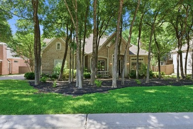 Nestled on a quiet cul-de-sac in the highly sought after - photo 1